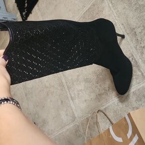 Oscar de la renta Perforated boots gorgeous sz 8.5